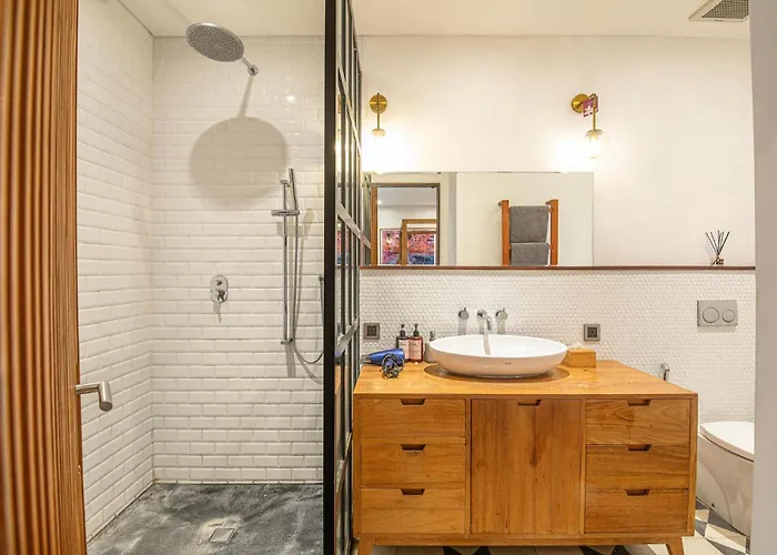 Villa Boddisatva Modern 5Br Enclosed Liv Canggu