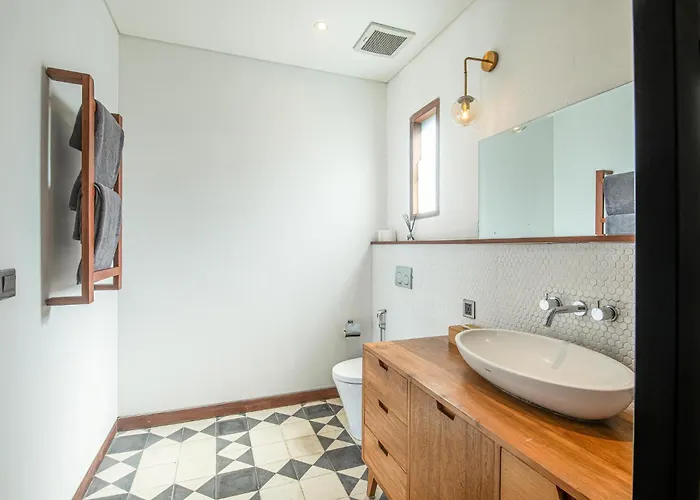 Villa Boddisatva Modern 5Br Enclosed Liv Canggu Villa