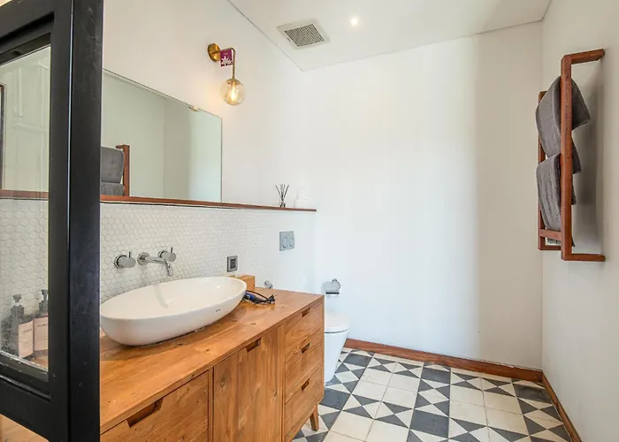 Villa Boddisatva Modern 5Br Enclosed Liv Canggu *