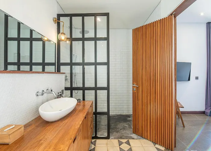 Villa Boddisatva Modern 5Br Enclosed Liv Canggu *