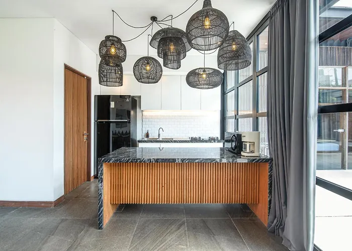 Villa Boddisatva Modern 5Br Enclosed Liv Canggu Villa