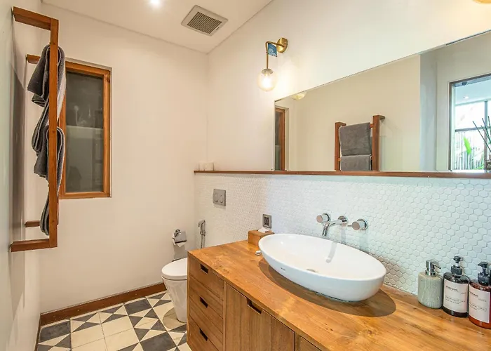 Villa Boddisatva Modern 5Br Enclosed Liv Canggu *